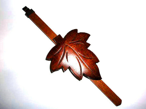 One day cuckoo pendulum with maple style leaf